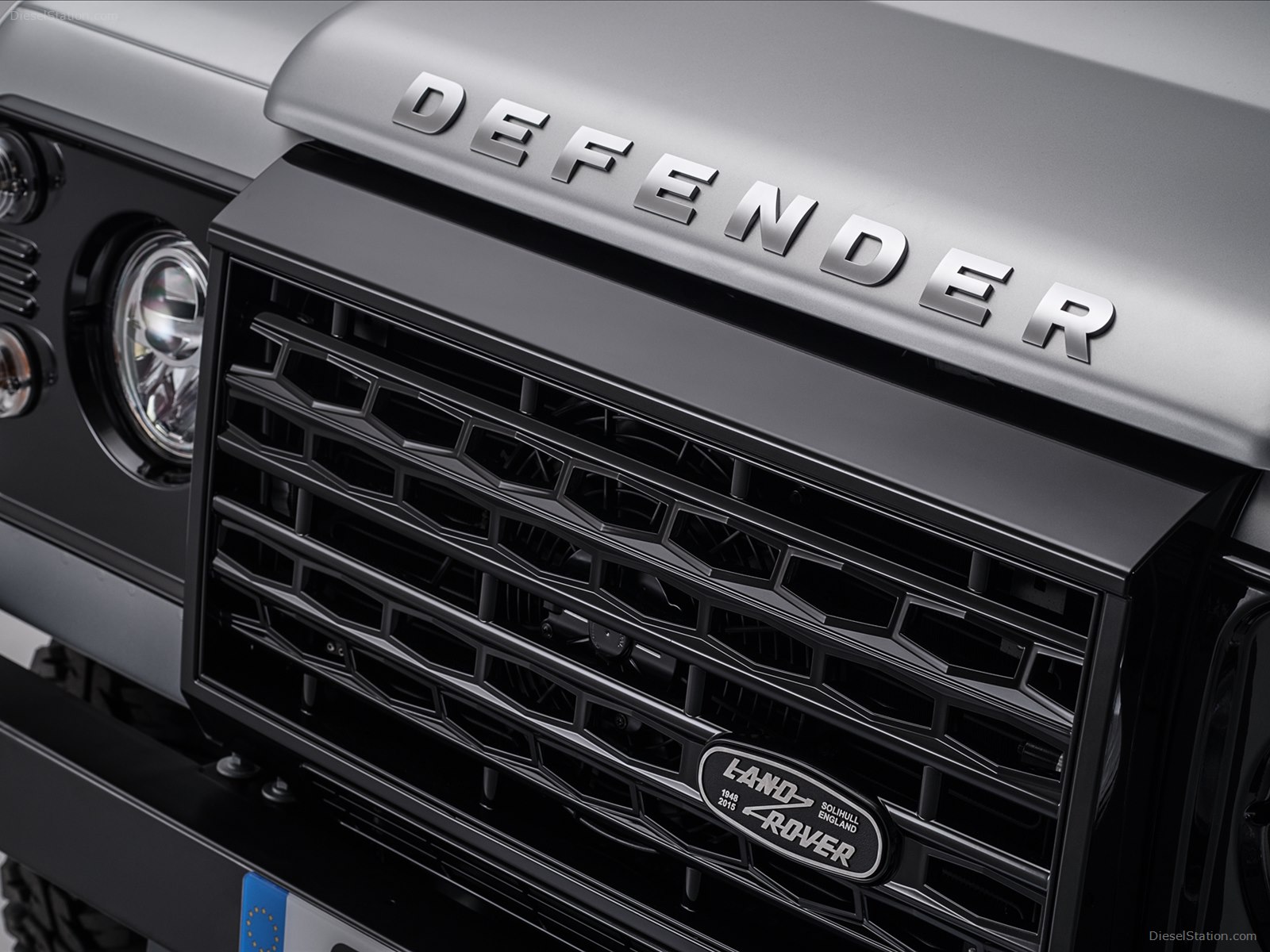 Land Rover Defender 2 Million 2015